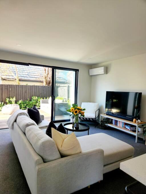 Central Home With Internal Garage - Close To Cbd! Christchurch Eksteriør billede