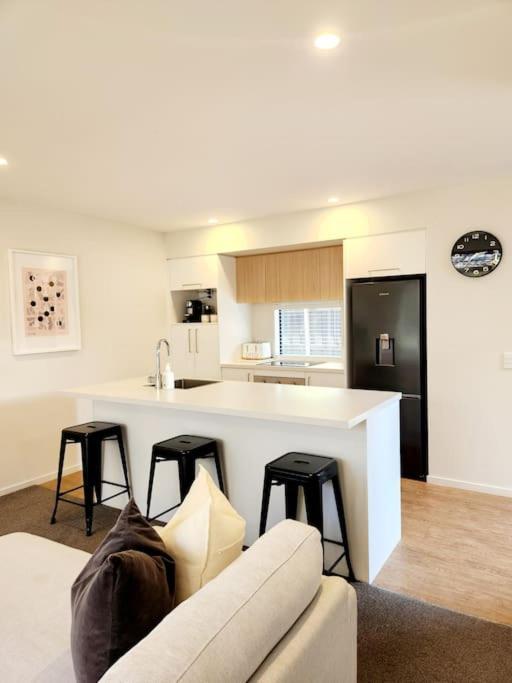 Central Home With Internal Garage - Close To Cbd! Christchurch Eksteriør billede